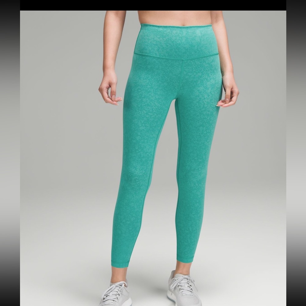 NWT lululemon train legging